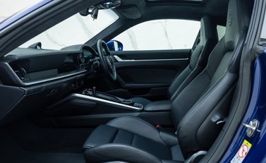 Porsche 911 Carrera S (992) 18