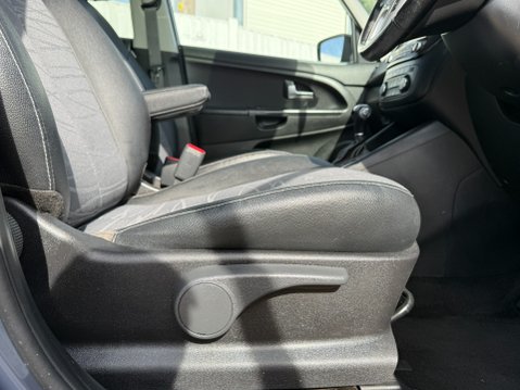 Kia Venga 4 AUTOMATIC 14
