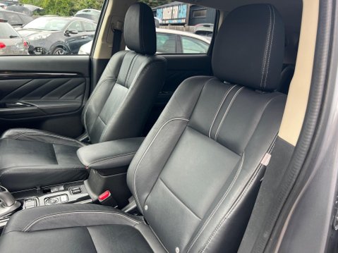 Mitsubishi Outlander 2.0h 12kWh 4hs CVT 4WD Euro 6 (s/s) 5dr 26