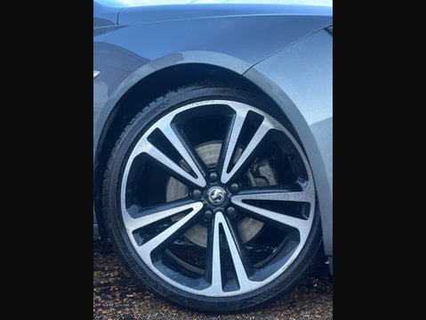 Vauxhall Insignia 2.0 Turbo D BlueInjection Elite Nav Sports Tourer Auto Euro 6 (s/s) 5dr 4