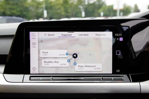 Volkswagen Golf LIFE TSI 27