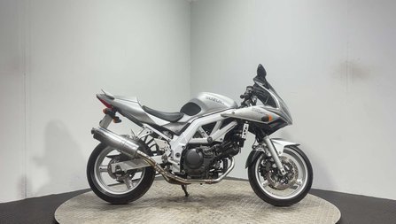 Suzuki SV650 SV650 2003 31K LONG MOT PERFECT A2 BIKE VTWIN SERVICED 650CC
