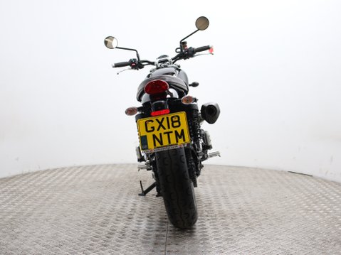 Triumph Street Twin BONNEVILLE STREET TWIN 11
