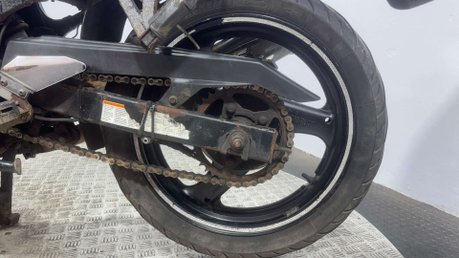 Suzuki GS500 2004 61K RUNNING PROJECT BIKE SPARES OR REPAIR 500CC A2 23