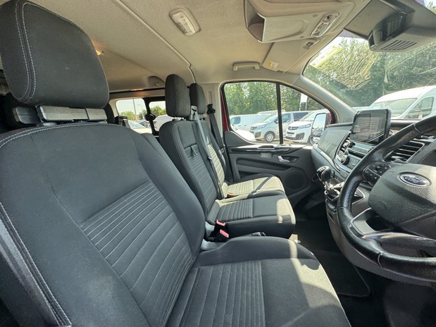 Ford Transit Custom Crew Cab SWB L1H1 Low Roof Limited 300 Air Con Alloys Sensors EURO 6 18