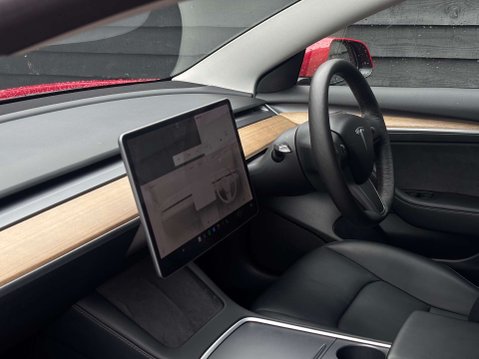 Tesla Model 3 Model 3 Long Range AWD 4WD 4dr 19