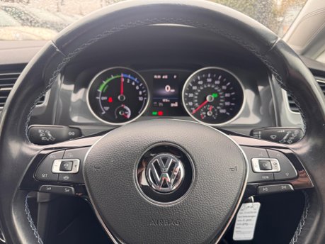 Volkswagen Golf E-GOLF 16