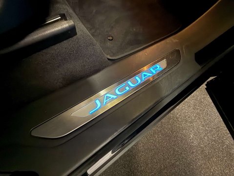 Jaguar F-Pace 2.0 F-Pace R-Sport D Auto 5dr 16
