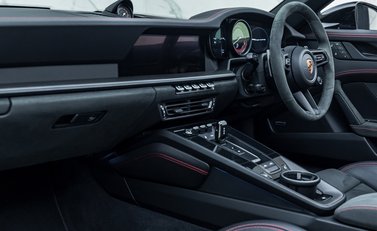 Porsche 911 Targa 4 GTS (992) 20