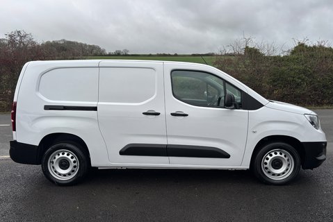 Vauxhall Combo L2H1 2300 Dynamic Panel Van 10