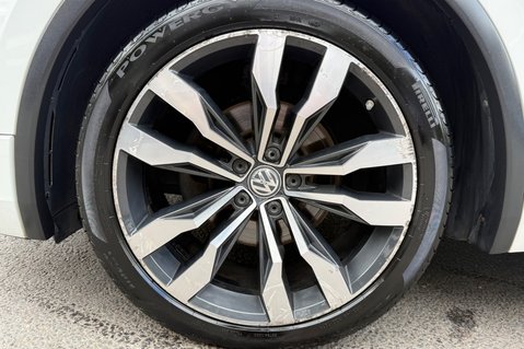 Volkswagen Tiguan R LINE TDI BMT 4MOTION DSG - PAN ROOF - APPLE CAR PLAY -ADAPTIVE CRUISE 56