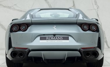 Ferrari 812 Superfast 5