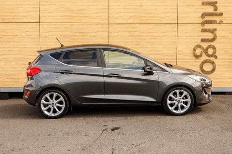 Ford Fiesta TITANIUM 12