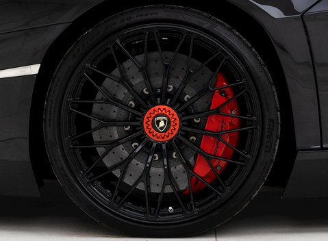 Lamborghini Aventador SV LP 750-4 Roadster 12