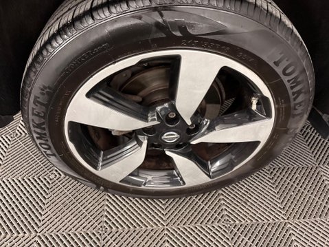 Nissan Qashqai 1.2 DIG-T N-Connecta XTRON 2WD Euro 6 (s/s) 5dr 38