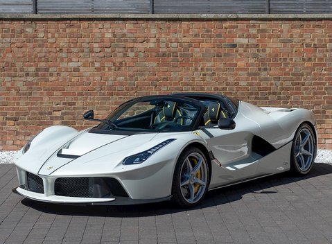 Ferrari LaFerrari Aperta 6