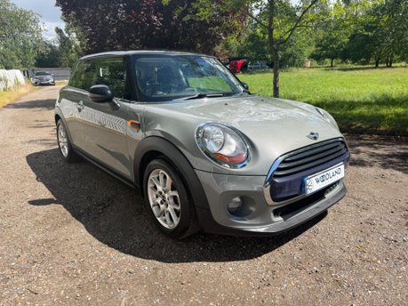 Mini Hatch COOPER