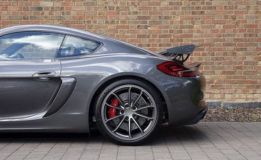 Porsche Cayman GT4 Clubsport 11
