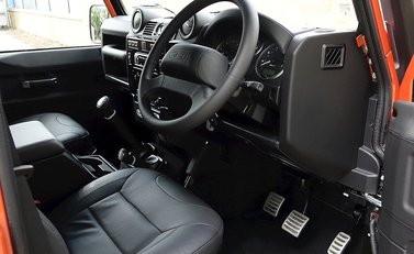 Land Rover 110 Adventure 11