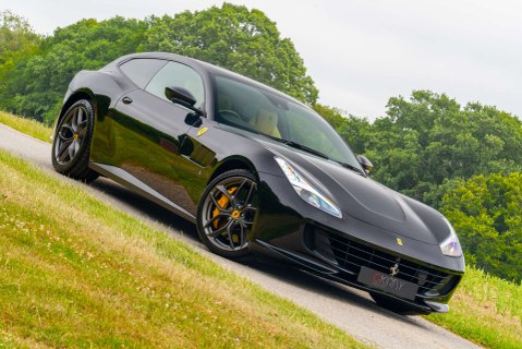 Ferrari GTC4 Lusso T 19