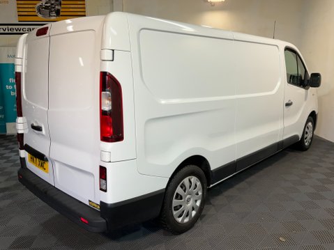 Renault Trafic 2.0 dCi ENERGY 30 Business+ LWB Standard Roof Euro 6 (s/s) 6