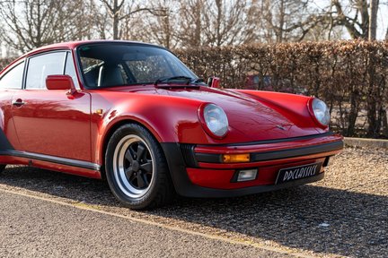 Porsche 911 930 TURBO 10
