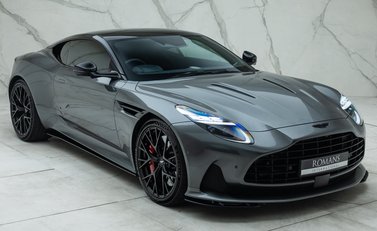 Aston Martin DB12 V8 11