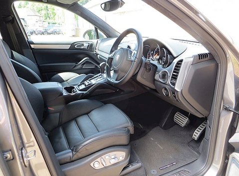 Porsche Cayenne Turbo 7