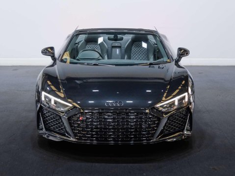 Audi R8 5.2 FSI V10 Spyder 2dr Petrol S Tronic quattro Euro 6 (s/s) (570 ps) 17