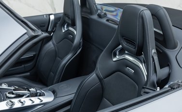 Mercedes-Benz Amg GT C Roadster 31