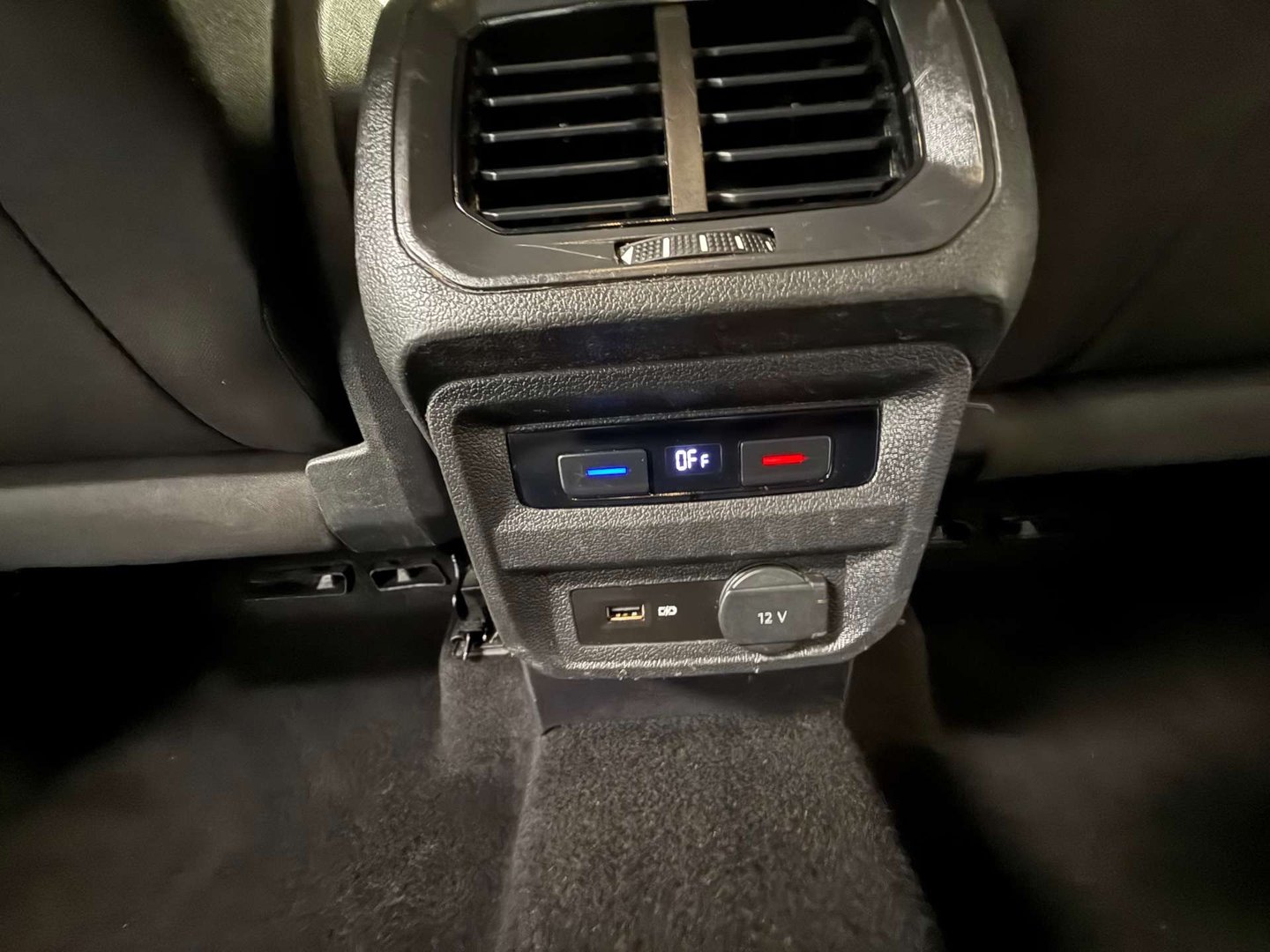 2019 Volkswagen Tiguan — image 31