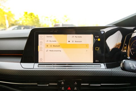 Volkswagen Golf R-LINE TSI 26