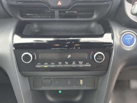 Toyota Yaris Cross 1.5 VVT-h Design SUV 5dr Petrol Hybrid E-CVT Euro 6 (s/s) (116 ps) 29