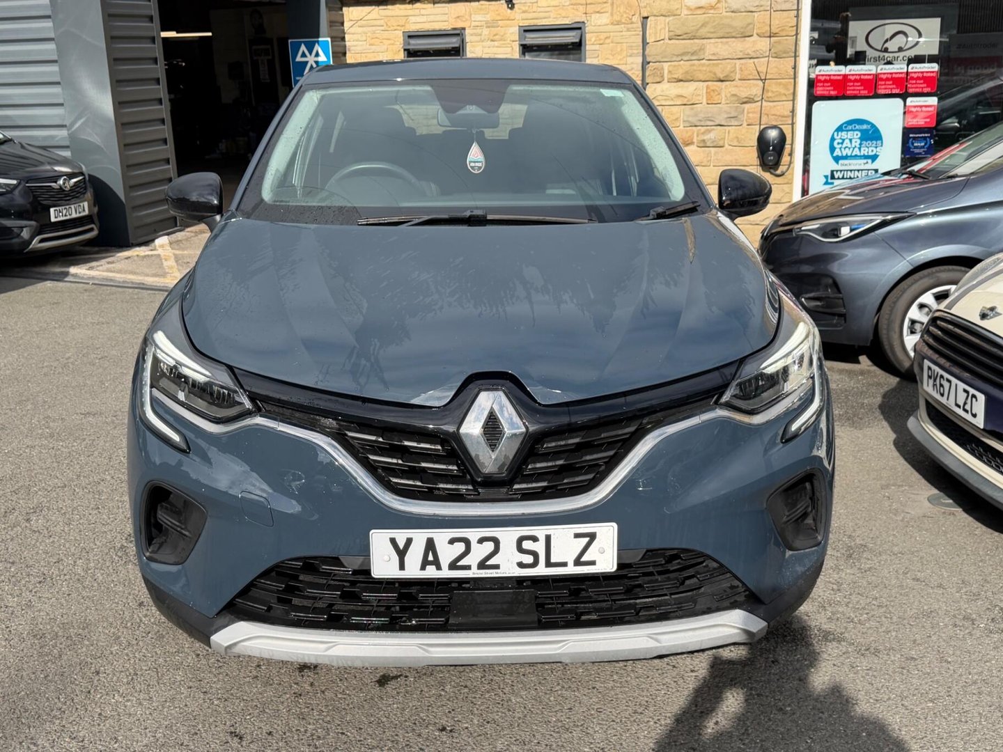 2022 Renault Captur — image 1
