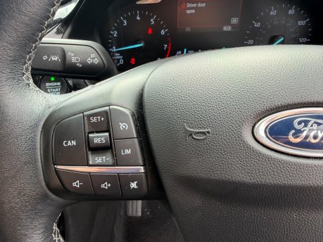 Ford Fiesta TITANIUM 13