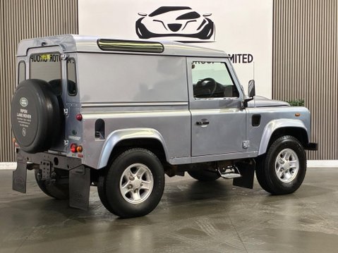 Land Rover Defender 2.4 TDCi Hard Top SUV 4WD SWB Euro 4 3dr 4