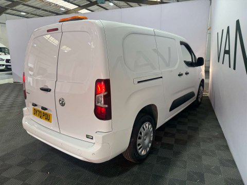 Vauxhall Combo 2300 1.5 SportIVE TD S/S 6