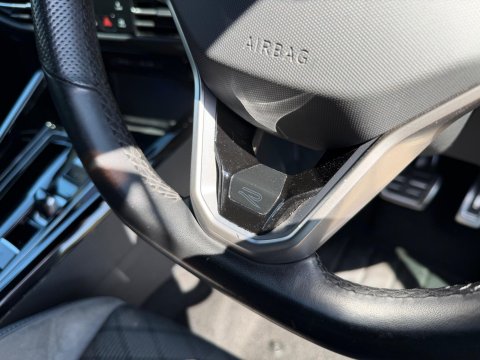 Volkswagen Golf R-LINE ETSI DSG 58