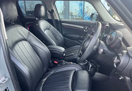 Mini Hatch COOPER EXCLUSIVE 5 DOOR AUTOMATIC 19