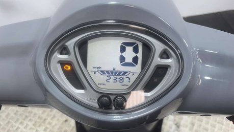 SYM Fiddle 2025 ONLY 2K 1 OWNER 125CC LEARNER SCOOTER WITH TOP BOX 31