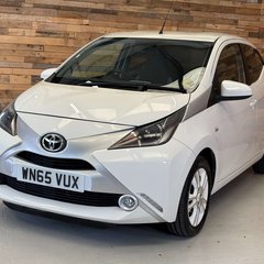 Toyota Aygo 1.0 VVT-i x-pure Hatchback 5dr Petrol Manual Euro 6 (68 ps) 1