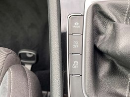 Volkswagen Golf 2.0 Golf R TSi 4WD 5dr 61