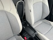 Toyota Yaris EXCEL FHEV 29