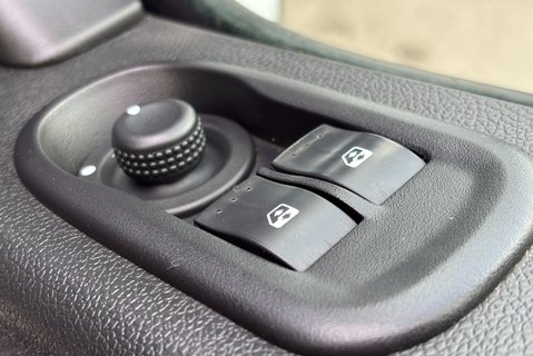 Vauxhall Movano L3H1 R3500 Dropside Truck with Hiab T-HIDUO 013 35