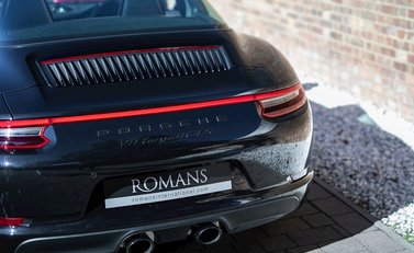 Porsche 911 (991.2) Targa 4 GTS 28