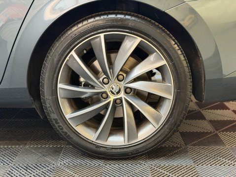 Skoda Superb 2.0 TDI Laurin & Klement Euro 6 (s/s) 5dr 25