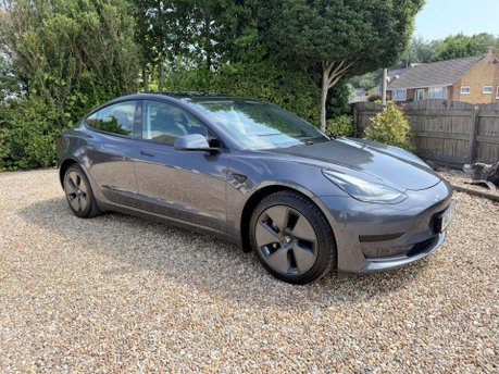 Tesla Model 3 Standard Range Plus Auto RWD 4dr 2