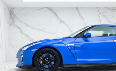 Nissan GT-R 50th Anniversary 32