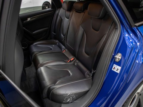 Audi RS4 4.2 RS 4 FSI Quattro Auto 4WD 5dr 21