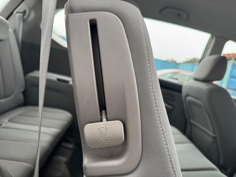 Kia Carens 2.0 CRDi SR 5dr (7 Seats) 42